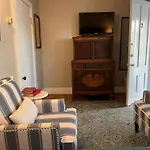 Abalonia Inn