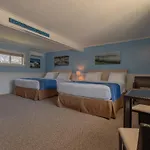 Footbridge Beach Motel
