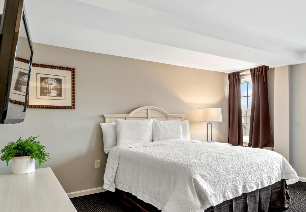 Sea Rose Hotel 3*
