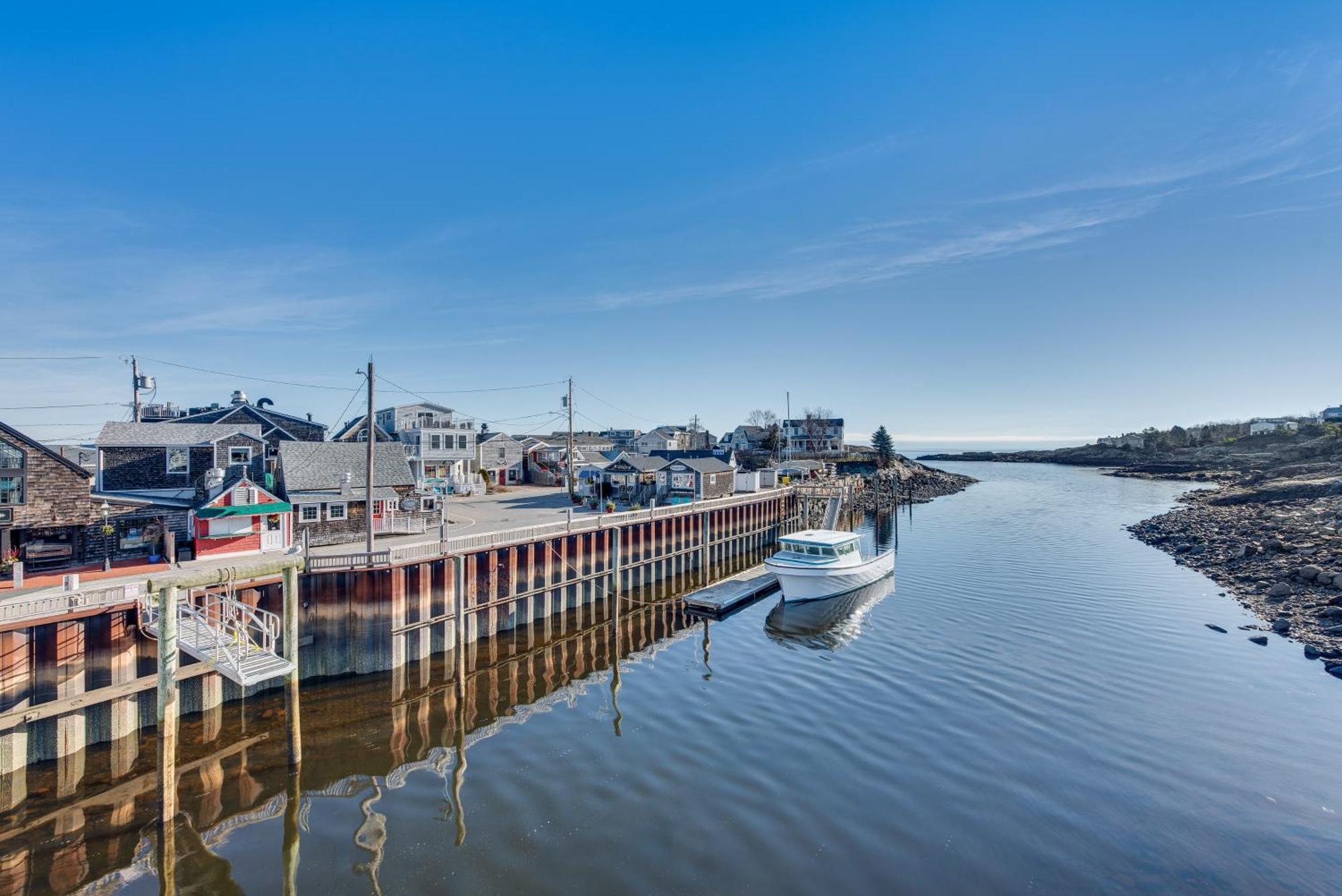 Tranquil Walk To And Marina! Apartment *