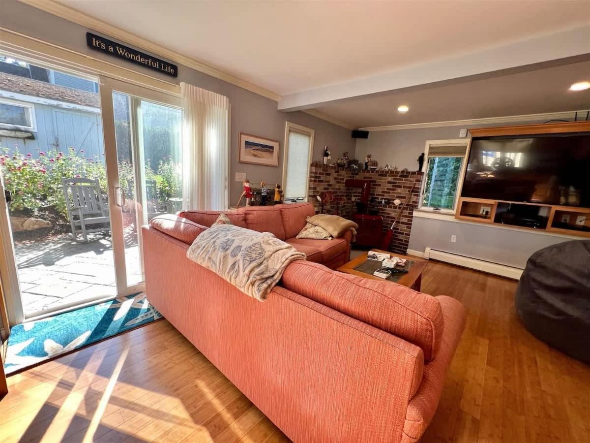 Ocean Street Paradise Walk To Footbridge With Family Holiday home