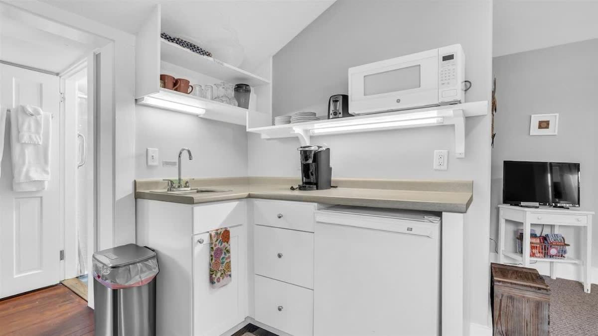 Beautiful Ideal Location 5 Rose