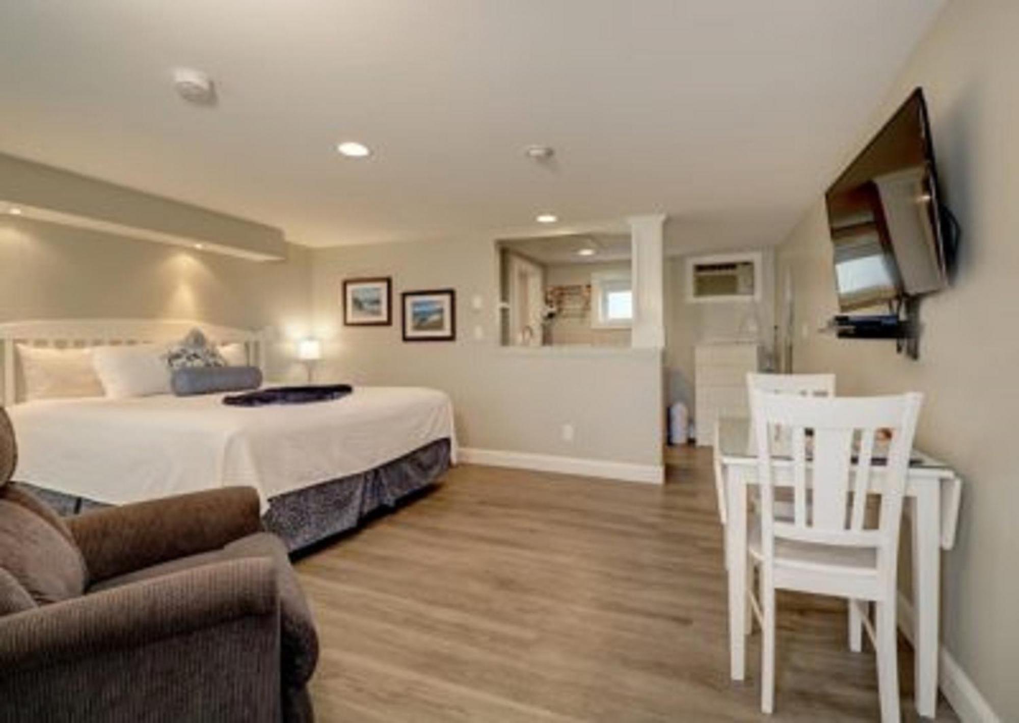 Sea Chambers Motel 2*