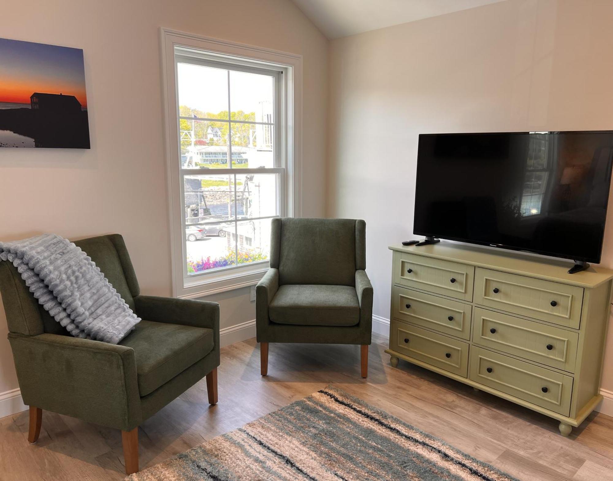 Seaside Serenity 1 Oceanfront Apartment *
