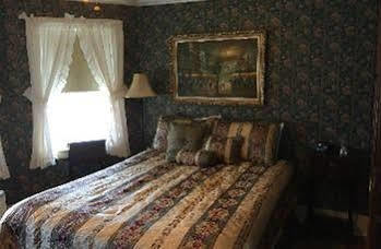 The Hotel 2*