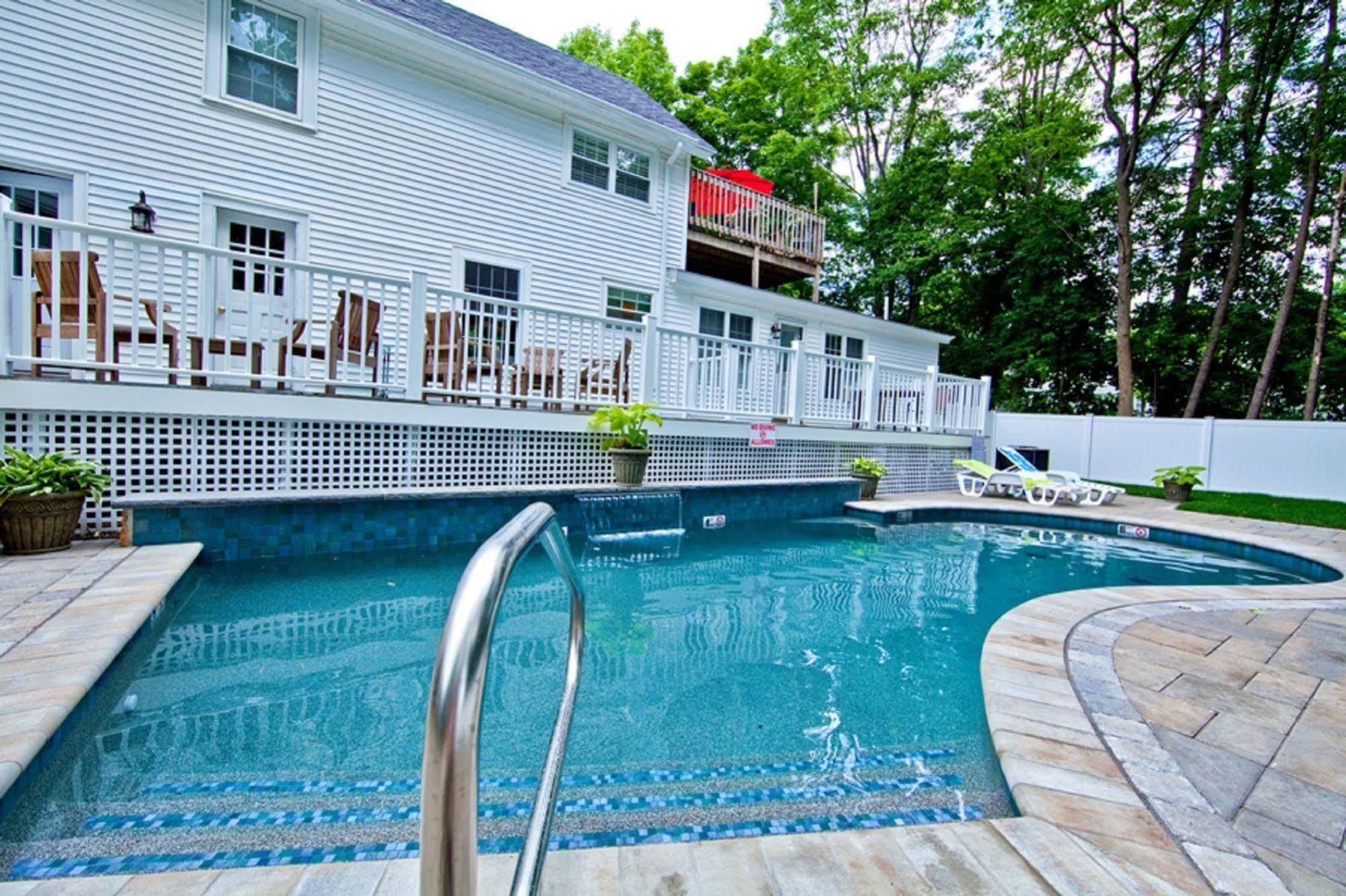 Abalonia Hotel 4*