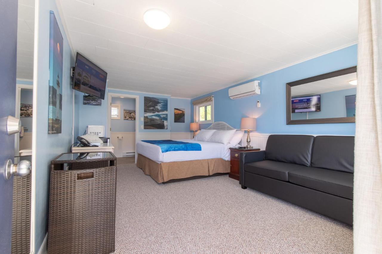 Footbridge Beach Motel 2*