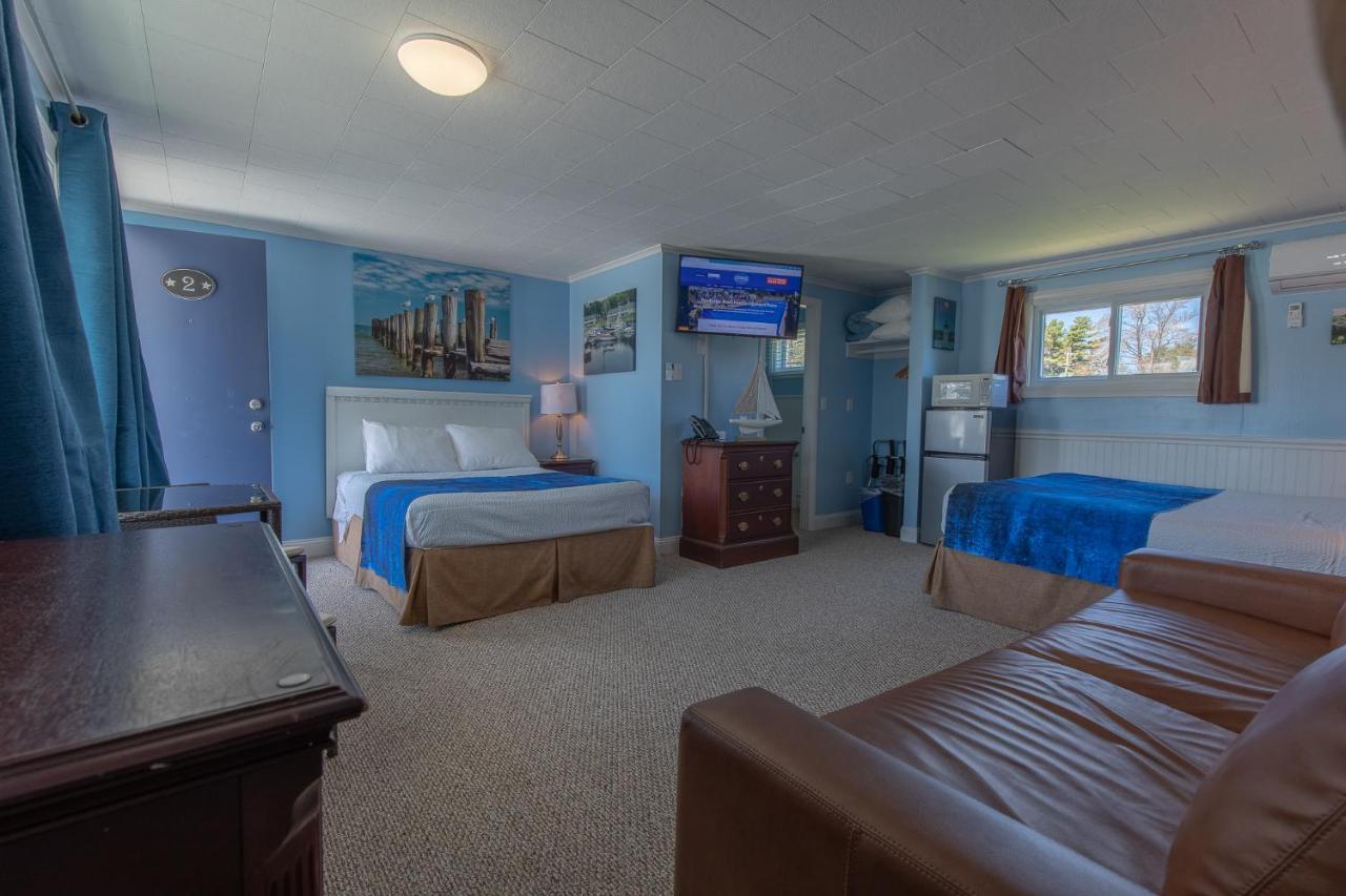 Footbridge Beach Motel