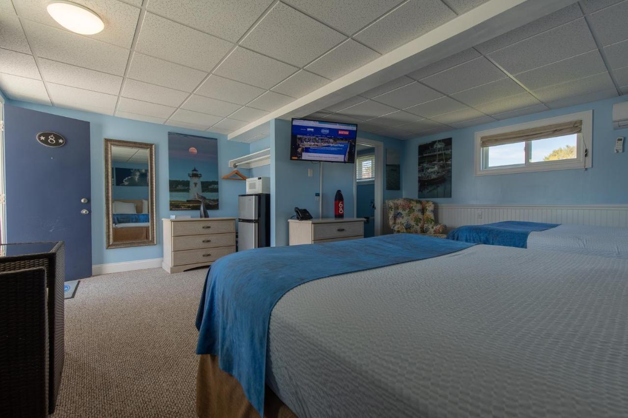Footbridge Beach Motel
