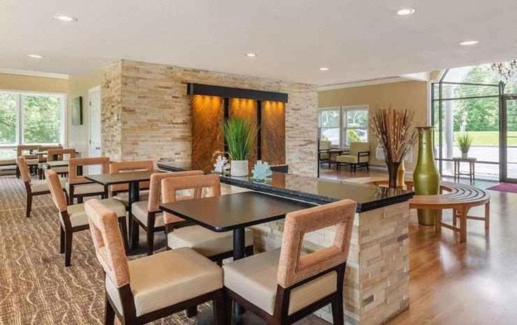 Hotel River Inn, Ascend Collection