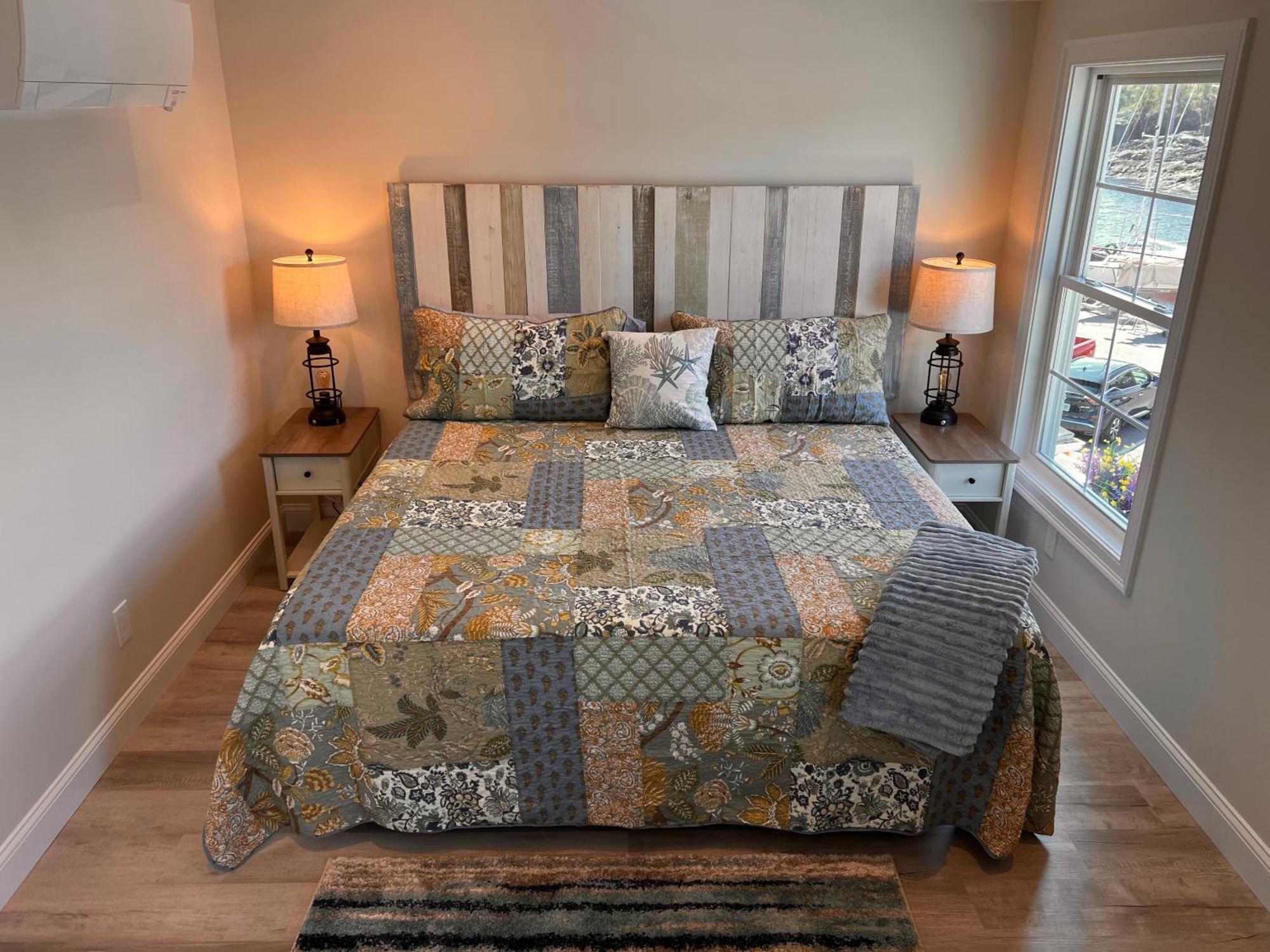 Seaside Serenity 2 Oceanfront Apartment *